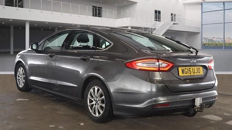 Used Ford Mondeo Zetec 150 HP (110 kW) 2015 Grey Hatchback