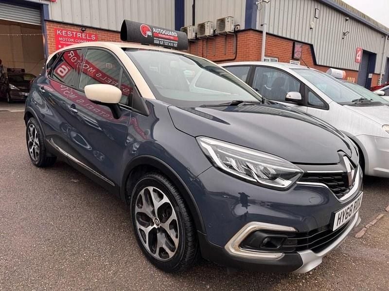 Used Renault Captur GT-Line 90 HP (66 kW) 2018 Blue/cream SUV