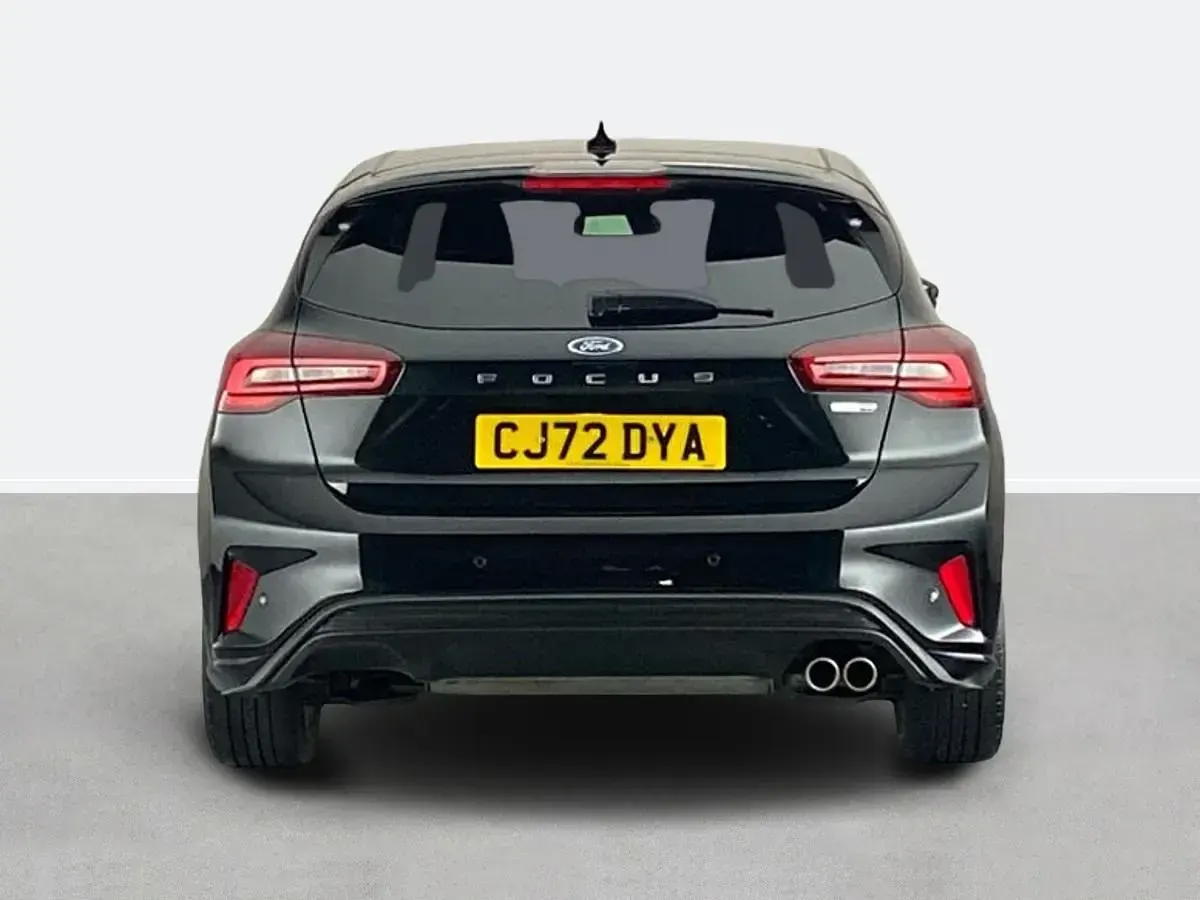 Begagnad Ford Focus ST-Line 125 HK (91 kW) 2023 Svart Halvkombi