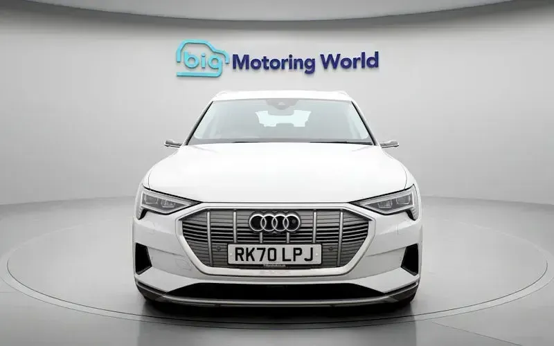 Begagnad Audi e-tron 300 kW (408 HK) 2020 Vit SUV