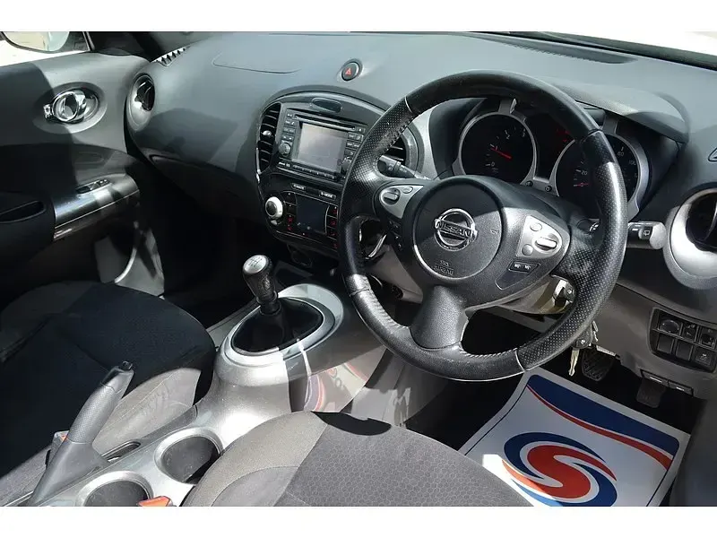 Gebraucht Nissan Juke Acenta 110 PS (80 kW) 2012 Weiß SUV