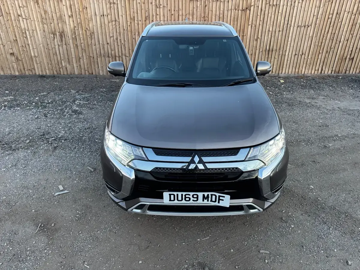 Used Mitsubishi Outlander P-HEV 209 HP (153 kW) 2019 Brown Estate