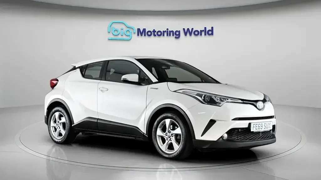 Second-hand Toyota C-HR 122 CP (89 kW) 2019 Alb SUV
