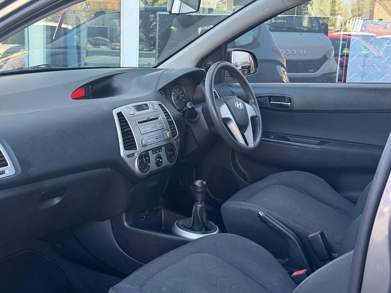 Używany Hyundai i20 Classic 78 KM (57 kW) 2010 Szary Hatchback