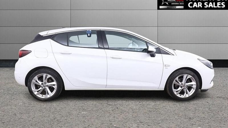 Second-hand Vauxhall Astra SRi 145 CP (106 kW) 2020 Alb Hatchback