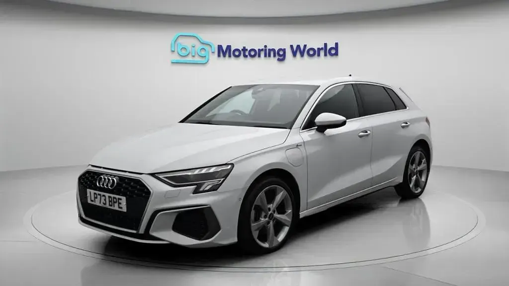 Used Audi A3 Sportback S-Line 204 HP (150 kW) 2023 White Hatchback