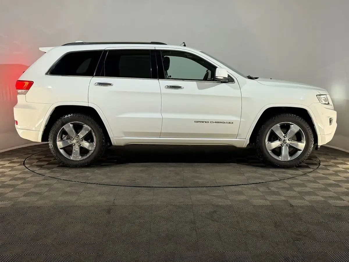 Used Jeep Grand Cherokee Overland 250 HP (183 kW) 2014 White SUV
