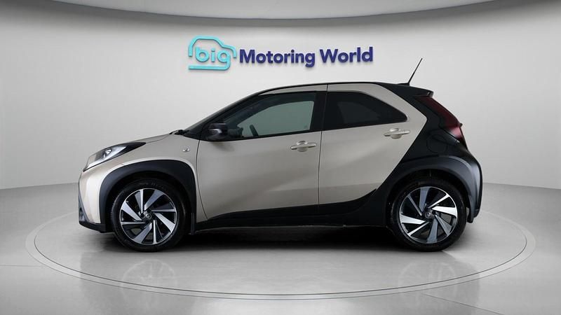 Used Toyota Aygo X 71 HP (52 kW) 2023 Beige SUV