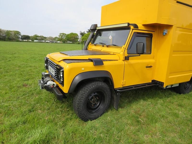 Used Land Rover Defender 90 HP (66 kW) 1997 White SUV