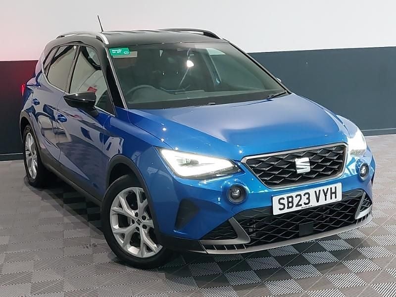 Blue Used 2023 Seat Arona FR SUV | £14,298 (Fair price) - Image 1/4