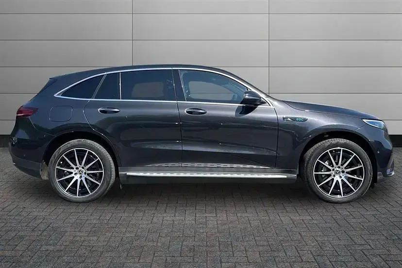 Usado Mercedes EQC400 AMG line 300 kW (408 HP) 2023 Cinzento SUV