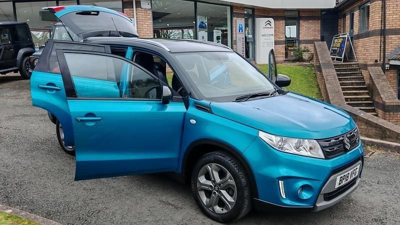 Second-hand Suzuki Vitara SZ-T 120 CP (88 kW) 2018 Turcoaz SUV