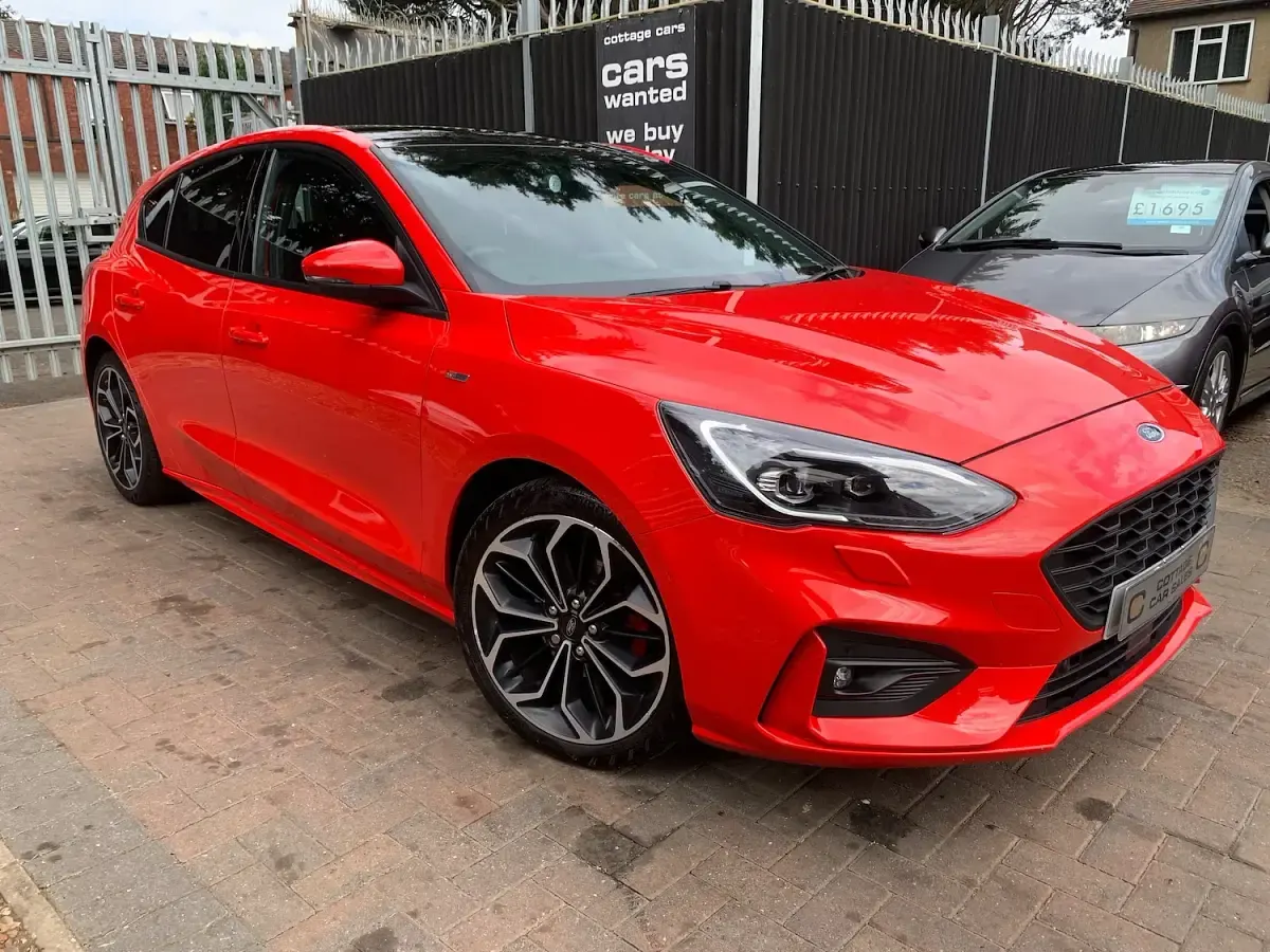 Used Ford Focus ST-Line X 125 HP (91 kW) 2019 Red Hatchback