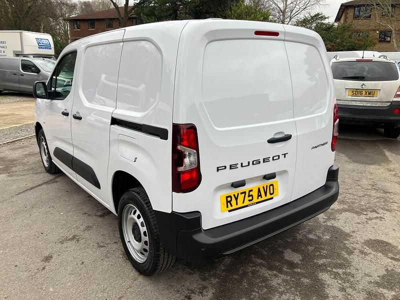 New Peugeot Partner S 102 HP (75 kW) 2026 White MPV