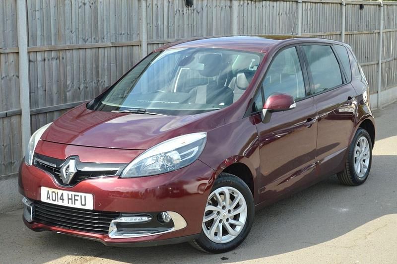 Red Used 2014 Renault Scénic III Dynamique MPV | £4,449 (Fair price) - Image 1/4