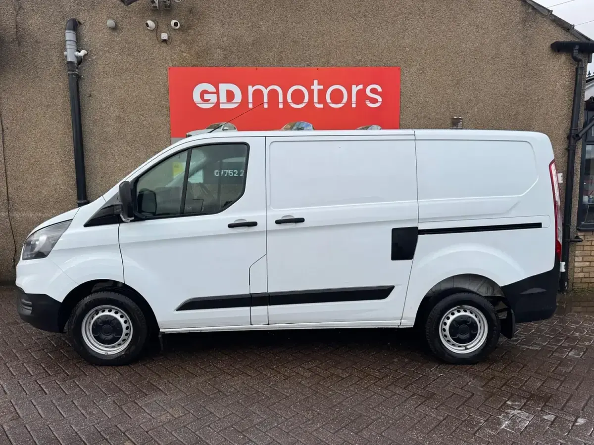 Usado Ford Transit Custom S 105 CV (77 kW) 2022 Blanco Van