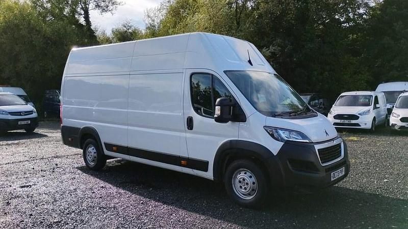 White Used 2023 Peugeot Boxer Premium Van | £12,990 (A bit pricey) - Image 1/4