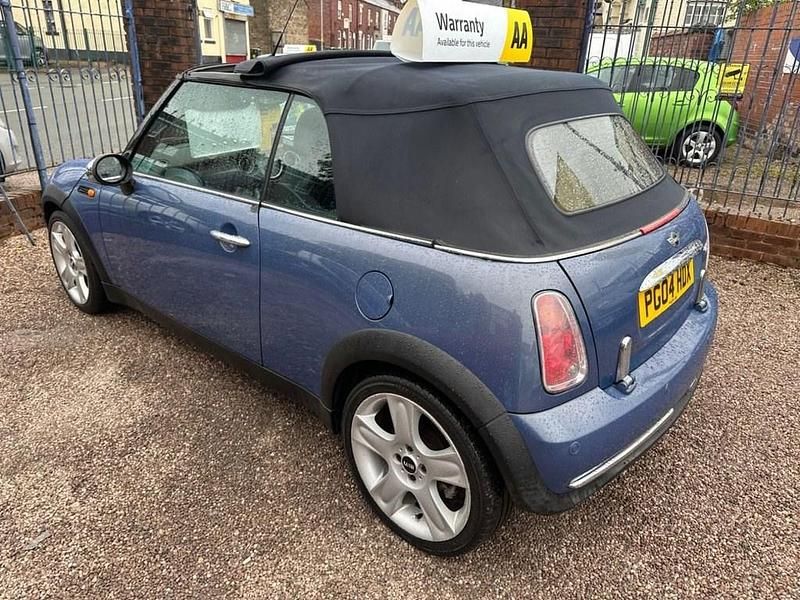 Usado Mini Cooper Cabriolet 115 HP (84 kW) 2004 Azul Cabrios