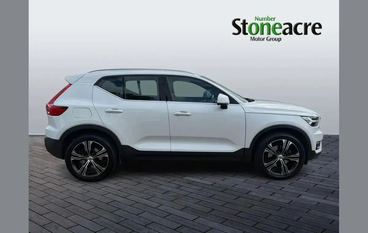 Used Volvo XC40 Inscription 194 HP (142 kW) 2020 White SUV