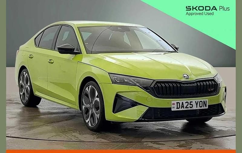 Used Skoda Octavia vRS 265 HP (194 kW) 2025 Hyper green Hatchback