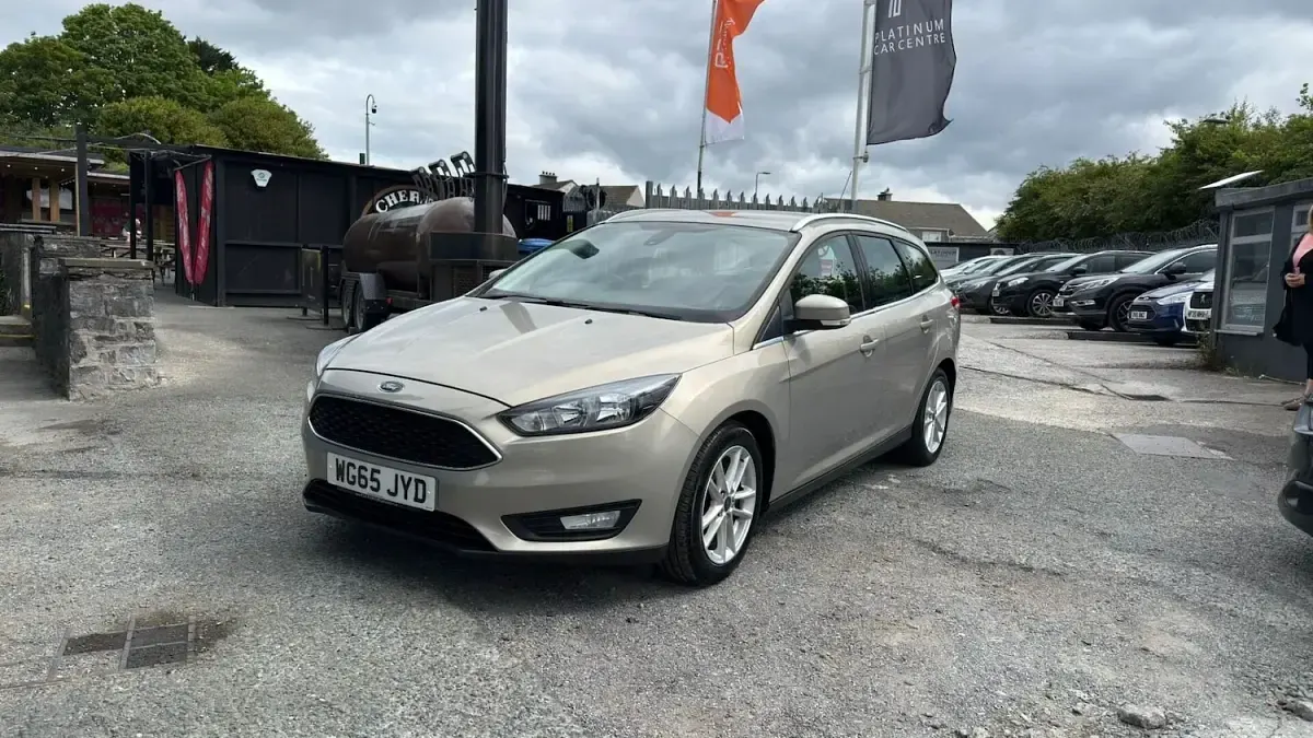 Used Ford Focus Zetec 125 HP (91 kW) 2015 Silver Estate