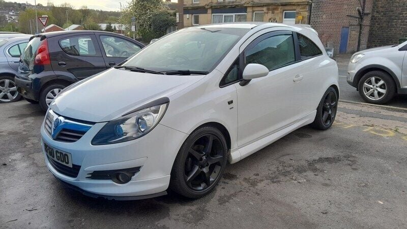 White Used 2010 Vauxhall Corsa SRi Hatchback | £2,190 - Image 1/4