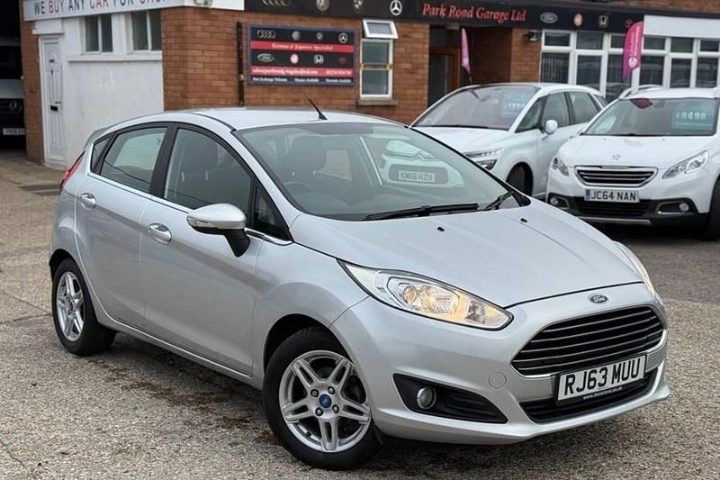Silver Used 2014 Ford Fiesta Zetec Hatchback | £2,990 (Fair price) - Image 1/1