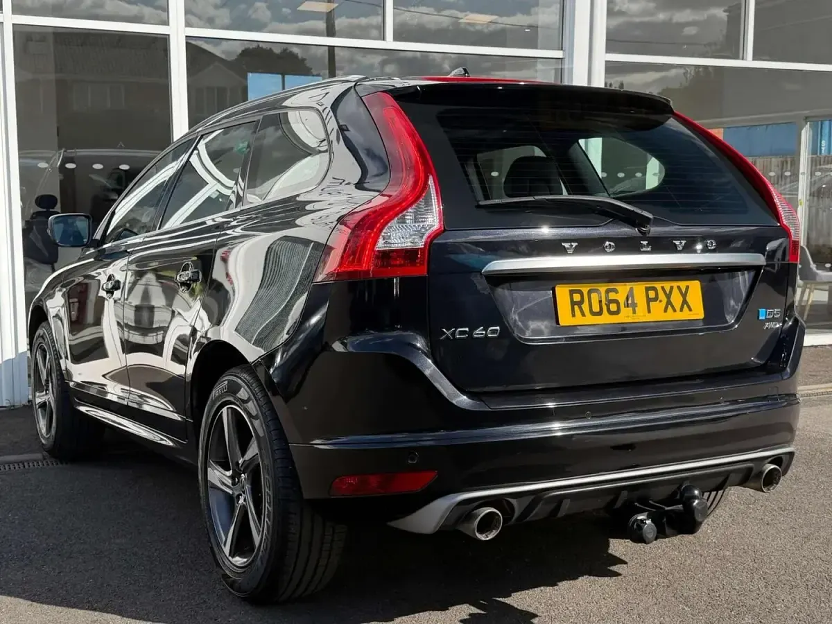 Used Volvo XC60 R-Design 215 HP (158 kW) 2014 Black SUV