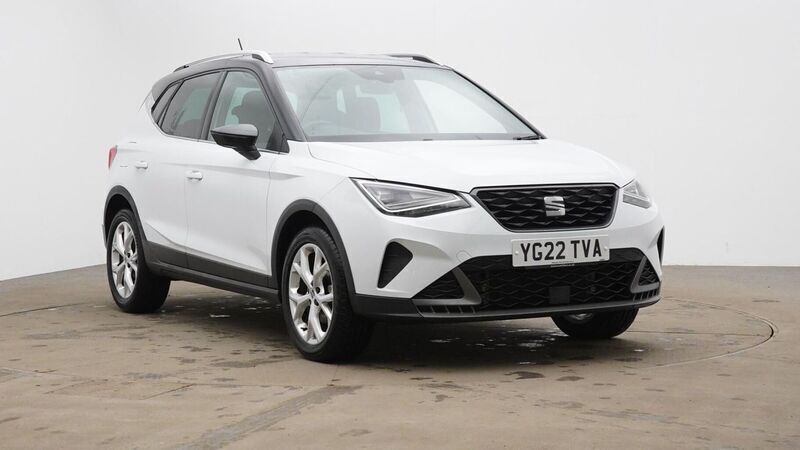 Nevada white with black roof Used 2022 Seat Arona FR SUV | £14,990 (Fair price) - Image 1/4