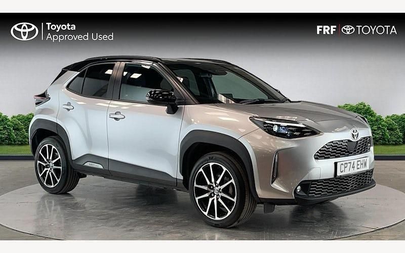 Used 2025 Toyota Yaris Hybrid Sport Estate | £27,390 (A bit pricey) - Image 1/4