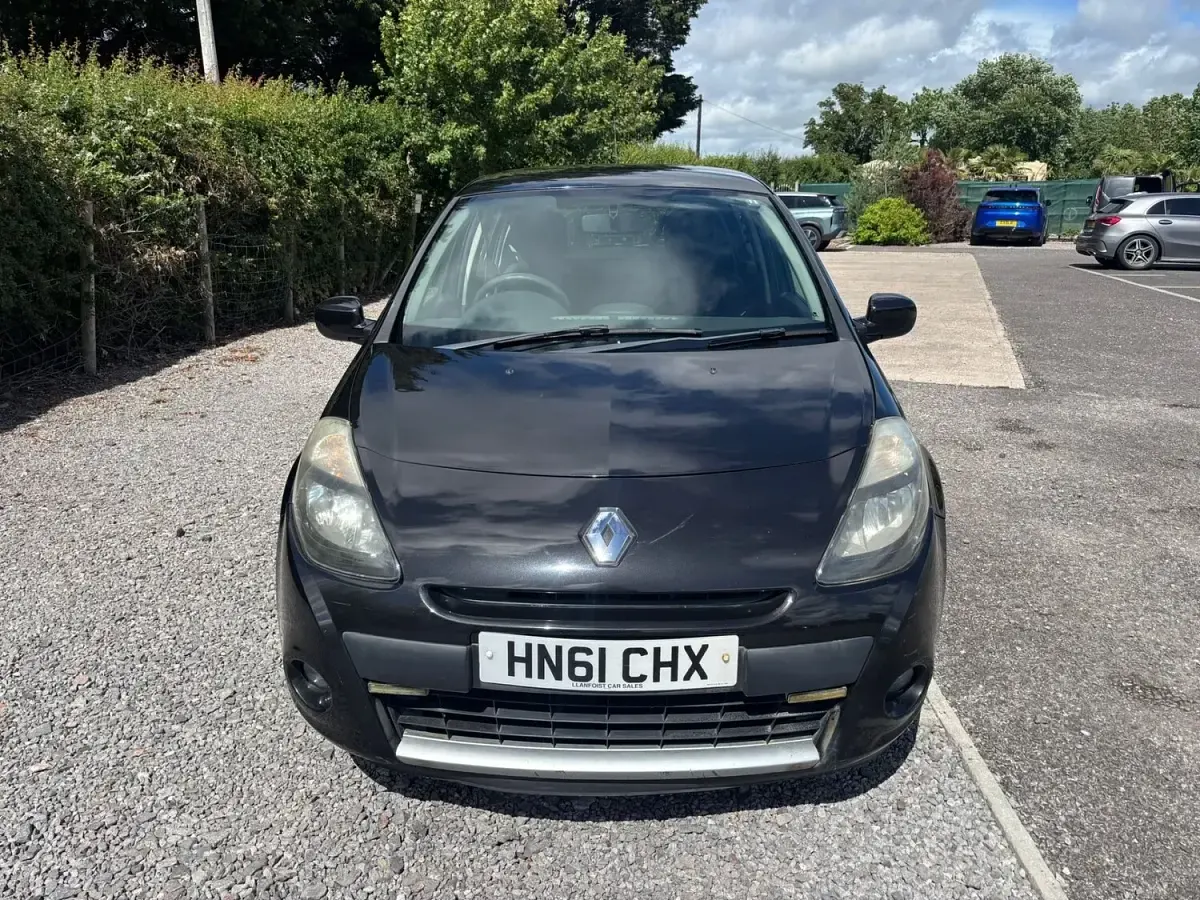 Used Renault Clio II 2011 Black Hatchback