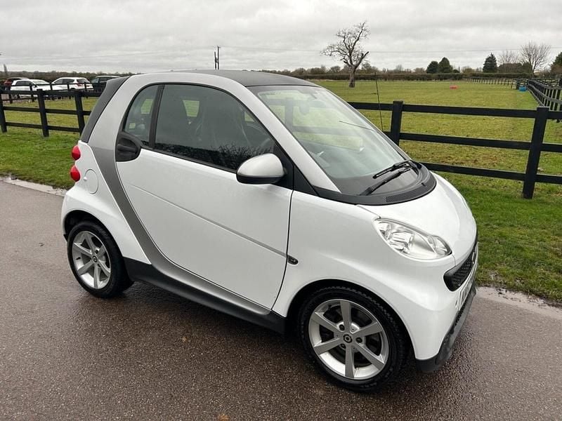 White Used 2012 Smart ForTwo Coupé Pure Coupe | £3,000 (Fair price) - Image 1/4