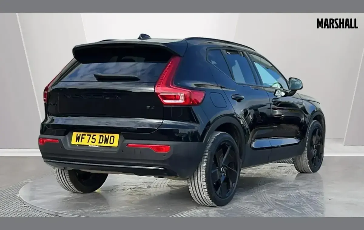 Used Volvo XC40 Plus 194 HP (142 kW) 2025 Black SUV