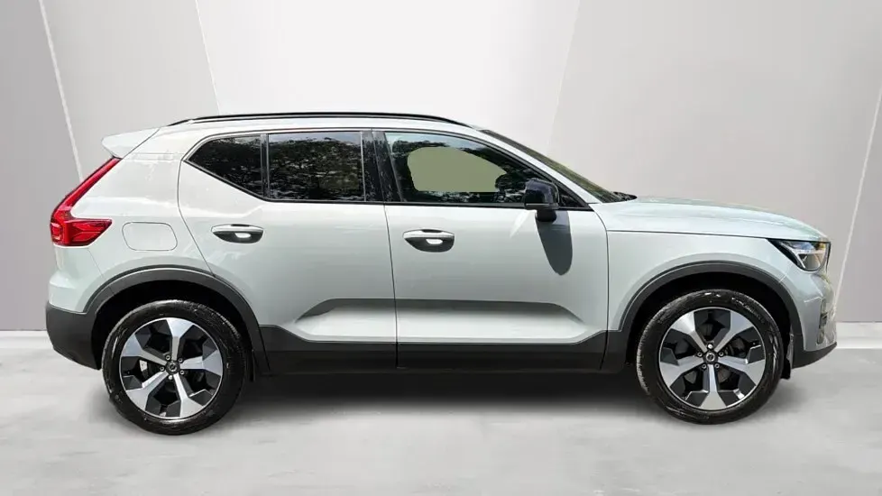 Used Volvo XC40 Plus 161 HP (118 kW) 2025 Grey SUV