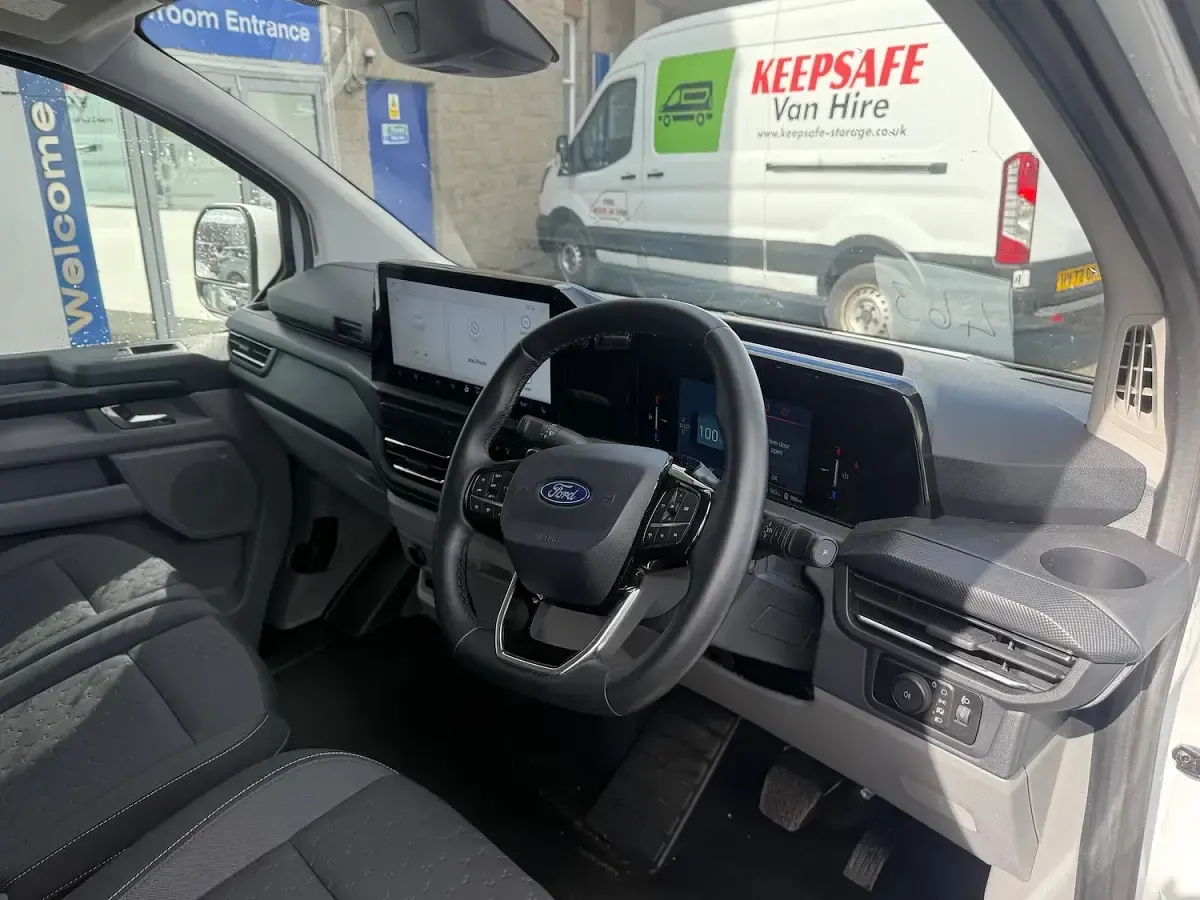Used Ford Transit Custom Limited 100 kW (136 HP) 2025 White Van
