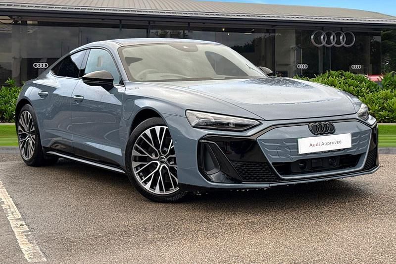 New Audi e-tron GT quattro Comfort 434 kW (591 HP) 2025 Grey Sedan