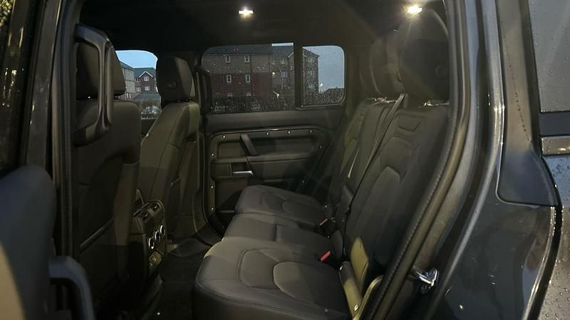 New Land Rover Defender SE Dynamic 350 HP (257 kW) 2025 Grey SUV