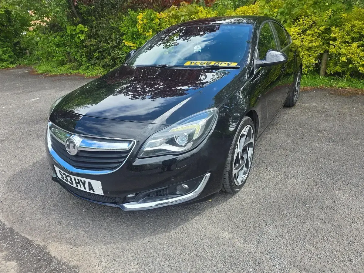 Used Vauxhall Insignia Edition 136 HP (100 kW) 2016 Black Hatchback