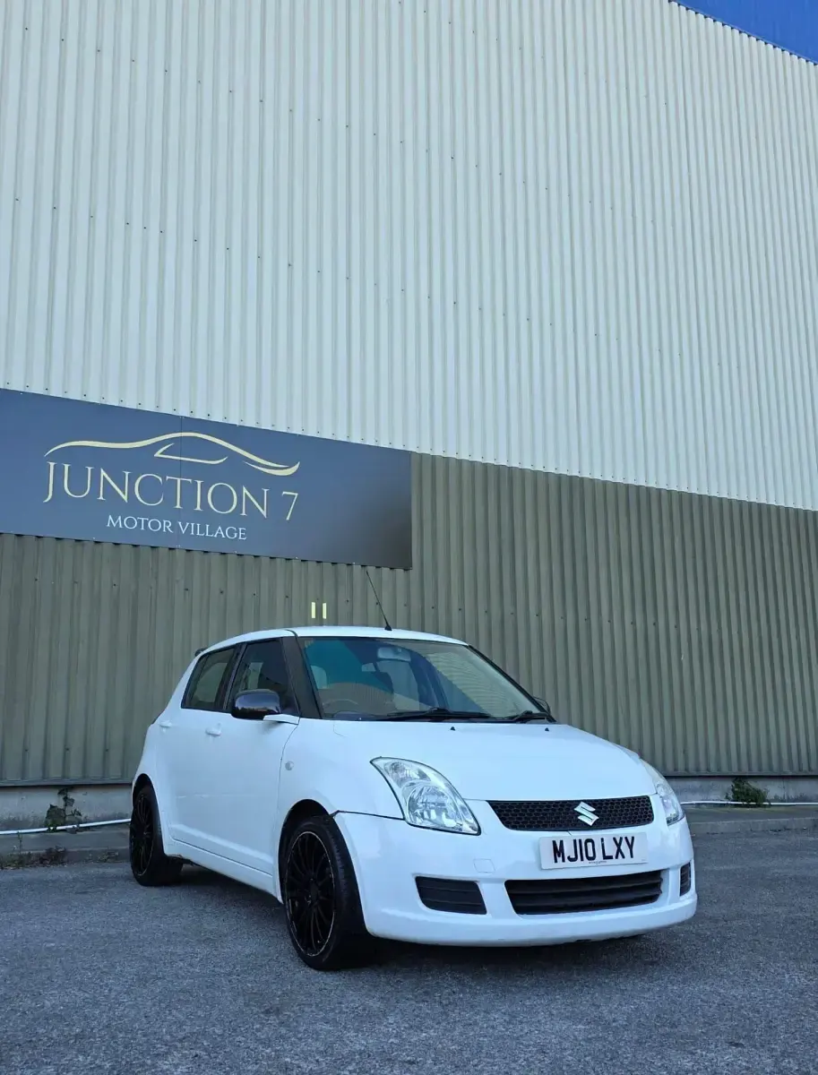 Used Suzuki Swift 92 HP (67 kW) 2010 White Hatchback