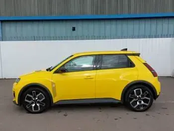 Used Renault R5 Komfort 110 kW (150 HP) 2025 Yellow Hatchback