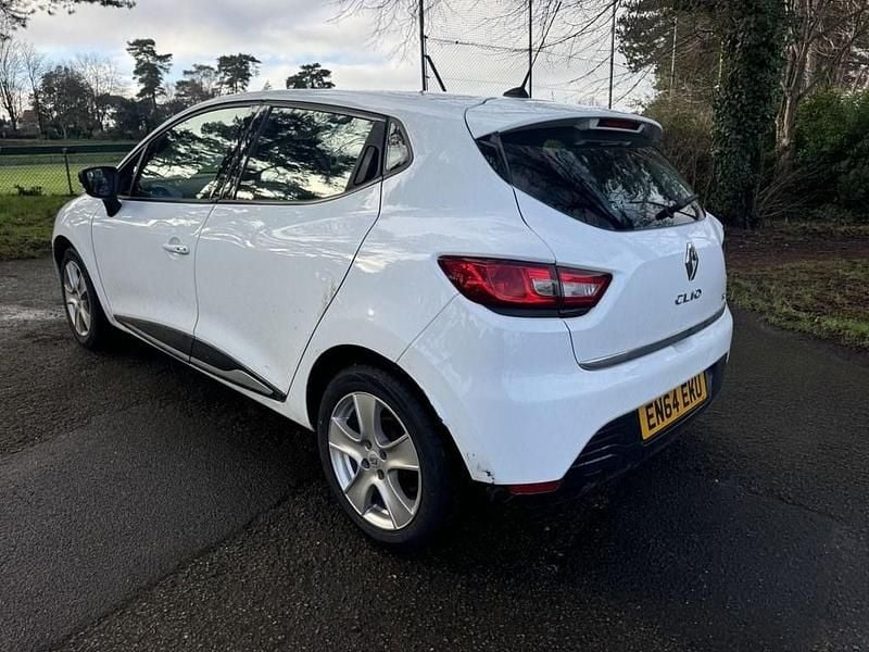 Used Renault Clio IV Dynamique 75 HP (55 kW) 2015 White Hatchback