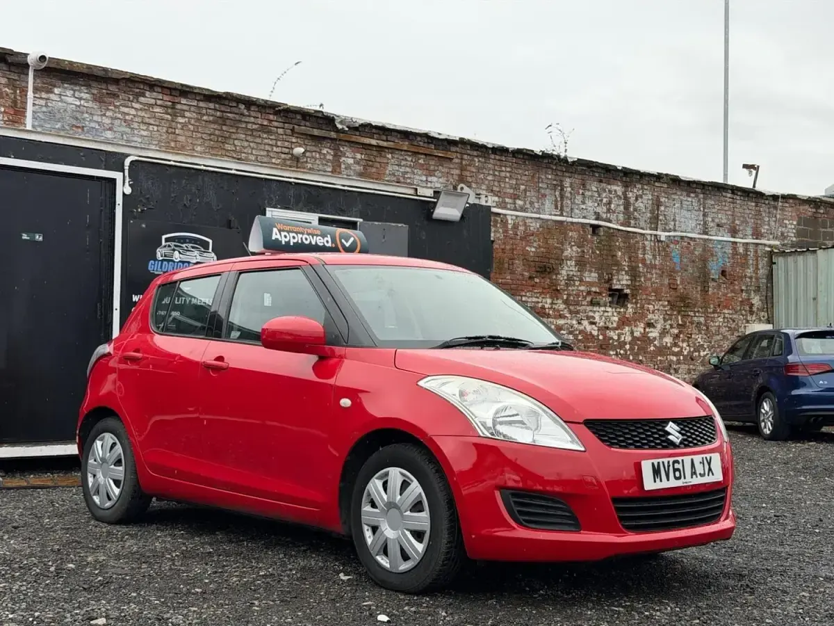 Używany Suzuki Swift 94 KM (69 kW) 2012 Czerwony Hatchback