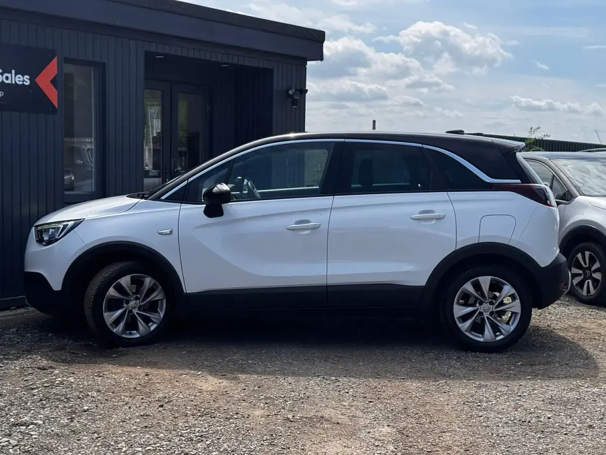 Used Vauxhall Crossland X S 2018 White SUV