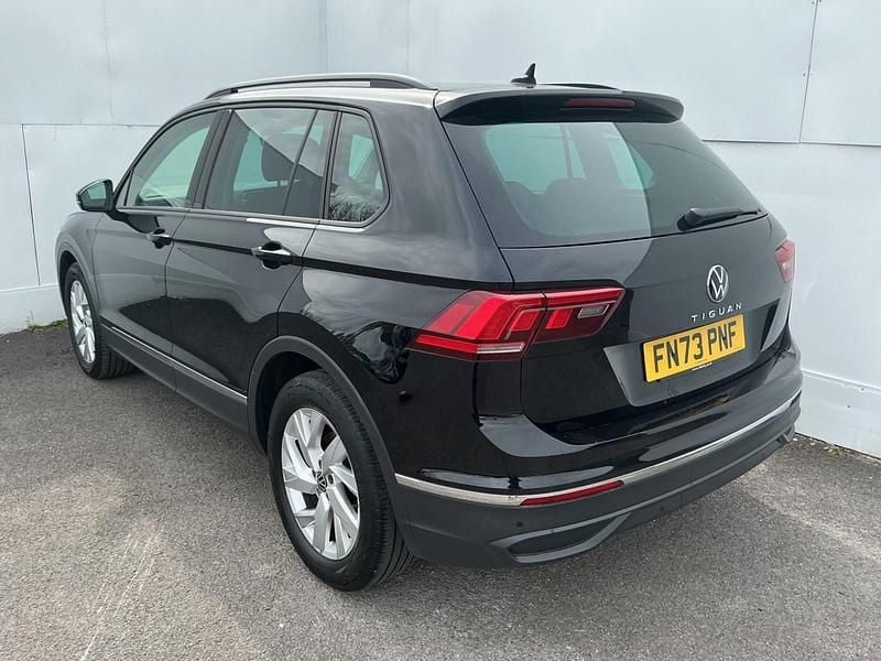 Usado VW Tiguan Life 150 CV (110 kW) 2023 Negro SUV