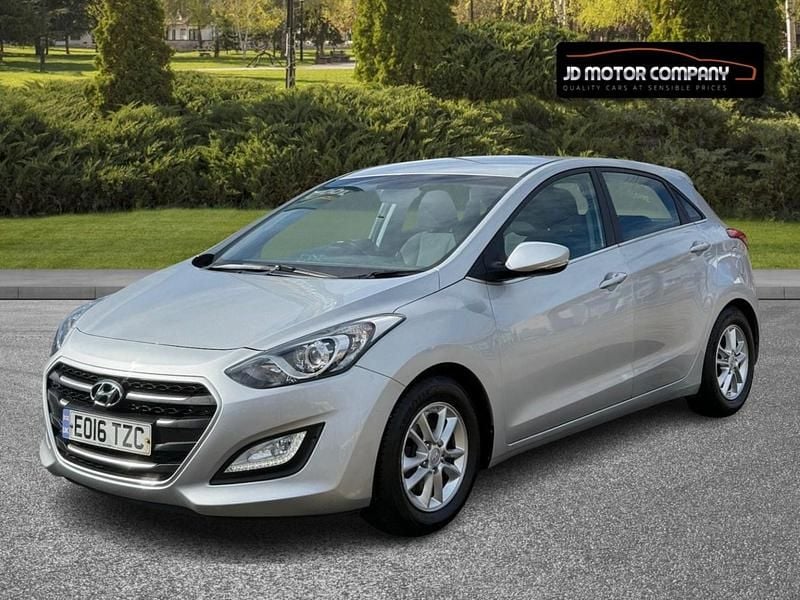Used Hyundai i30 SE 110 HP (80 kW) 2016 Silver Hatchback