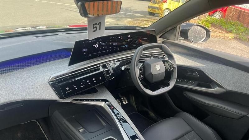 Used Peugeot e-3008 GT 152 kW (207 HP) 2025 Black SUV