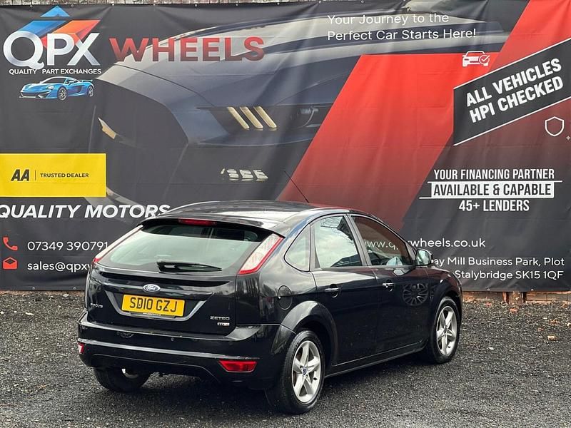 Usado Ford Focus Zetec 110 HP (80 kW) 2010 Preto Citadino