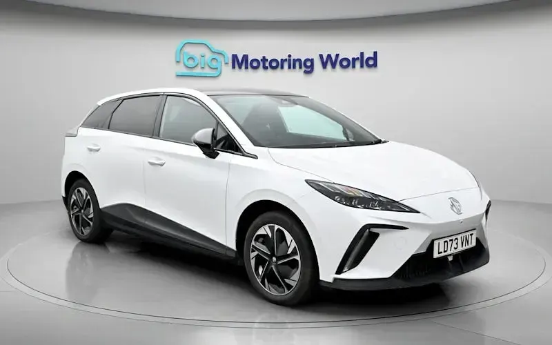 Begagnad MG MG4 EV Trophy 150 kW (204 HK) 2025 Halvkombi
