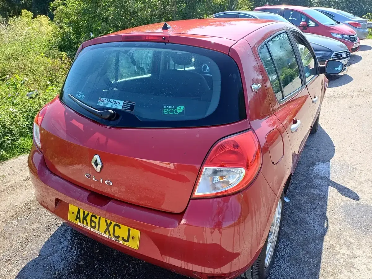 Used Renault Clio 2011 Red Hatchback