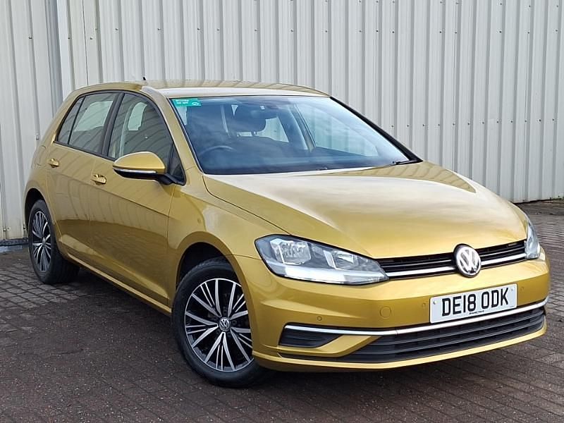 Used VW Golf VII SE 110 HP (80 kW) 2018 Yellow Hatchback
